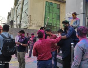 holi25h